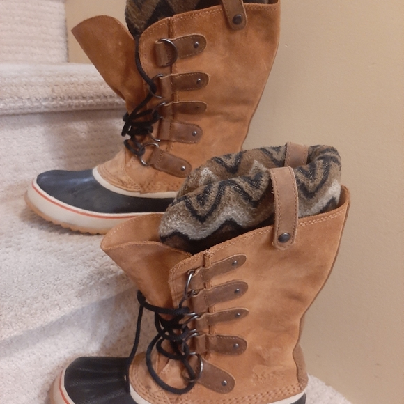 Hand crafted SOREL Waterproof  winter Boots - Picture 9 of 10